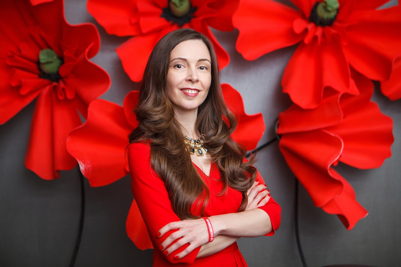 流行文化與虛擬世界的浪漫聯(lián)姻，結(jié)婚動漫頭像的時尚魅力