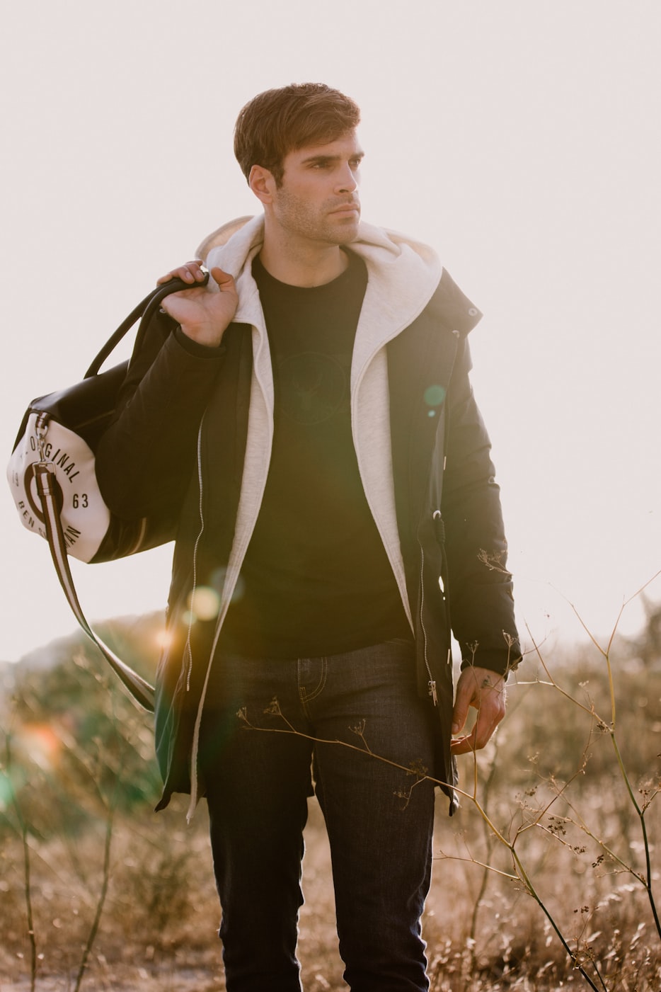 年輕男明星，閃耀娛樂圈的璀璨新星之光