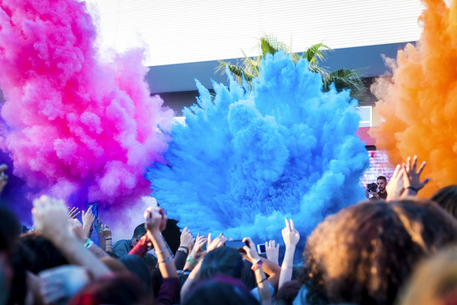 謝娜，從舞臺(tái)到銀幕的跨界之旅